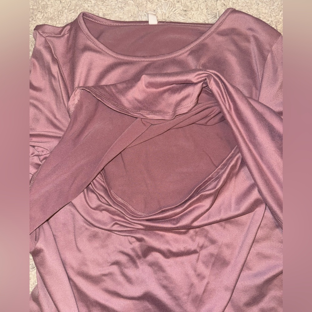 Bundle - Breastfeeding Friendly Tops - Medium - Picture 6 of 8